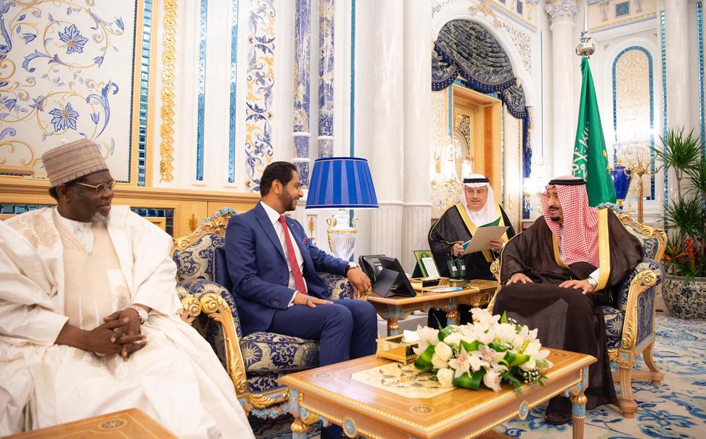 الملك سلمان يستقبل عميد السلك الدبلوماسي ورؤساء المجموعات الدبلوماسية