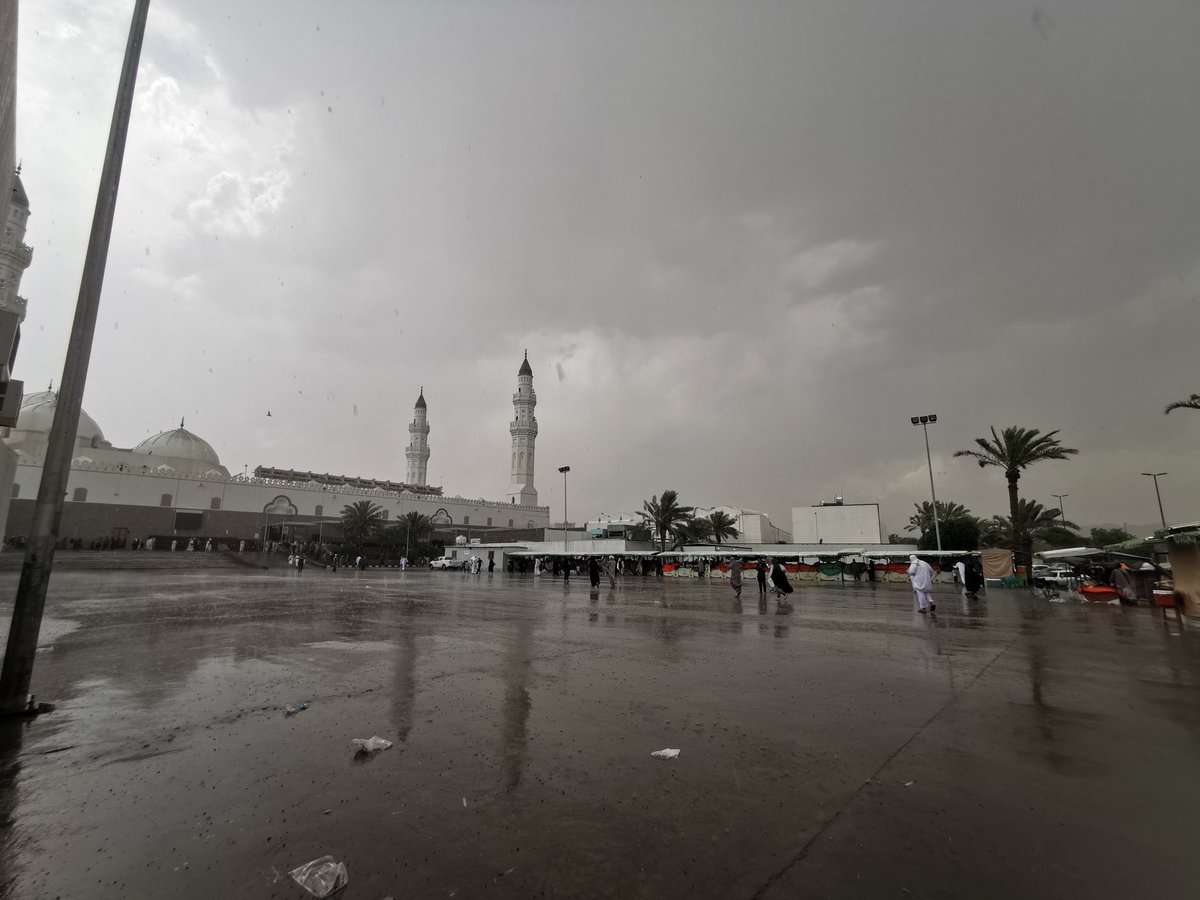 فيديو وصور.. أمطار مسجد قباء في طيبة الطيبة