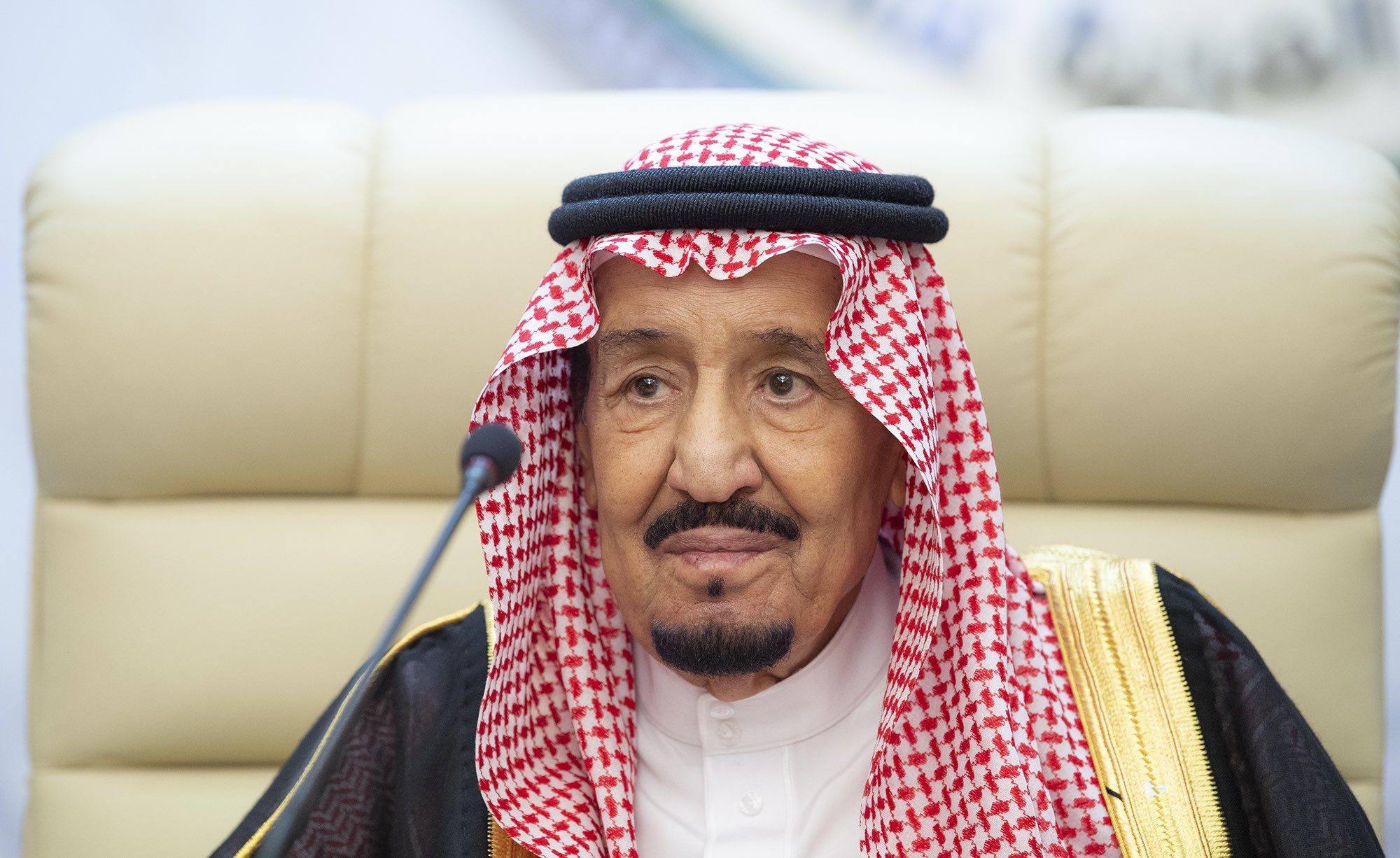 الملك سلمان يدعو قادة العرب لوقفة حازمة وجادة تجاه إيران