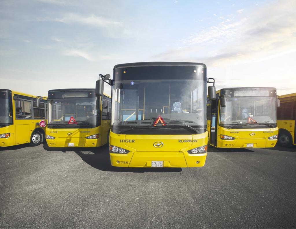 أكثر من 7450 حافلة انطلقت لتقديم خدمة النقل المدرسي