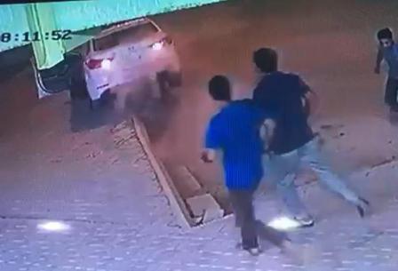 صور.. الإطاحة بسارق سيارة بعد دهس صاحبها في الرياض