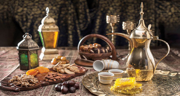 استشاري يحذر من شرب كميات كبيرة من المياه على السحور
