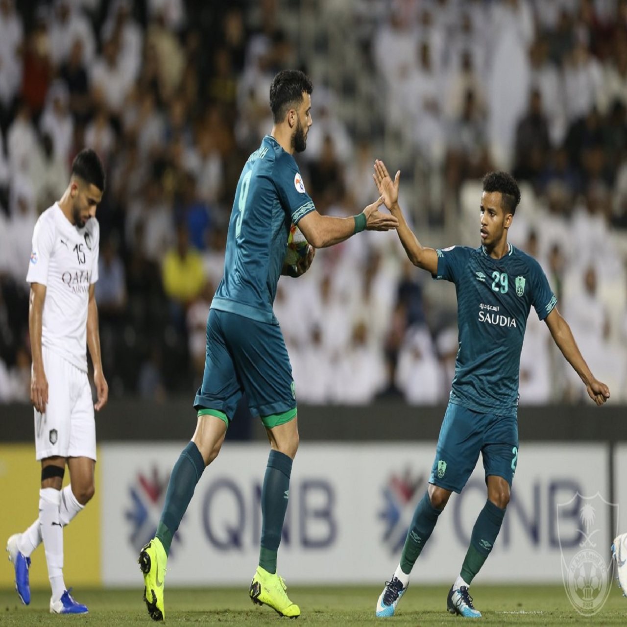 الأهلي يخسر بهدفين ويؤجل التأهل إلى الجولة الأخيرة