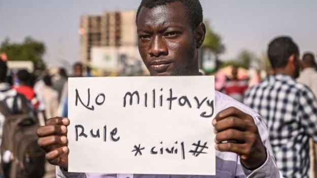 السودان تداعب حلم التغيير بعد التخلّص من الإخوان