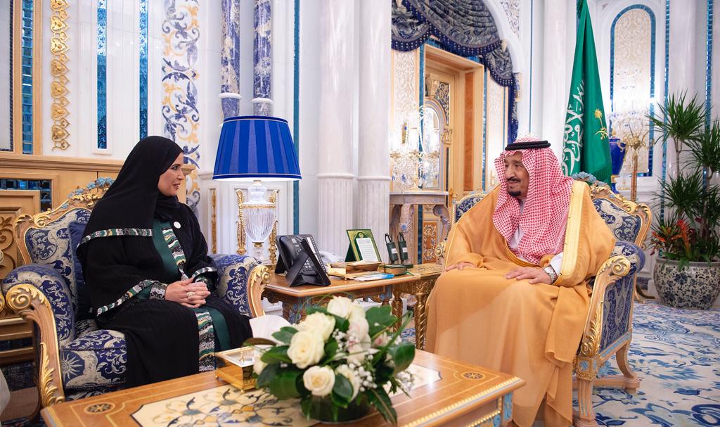 الملك سلمان يستعرض العلاقات مع رئيسة المجلس الوطني الاتحادي الإماراتي
