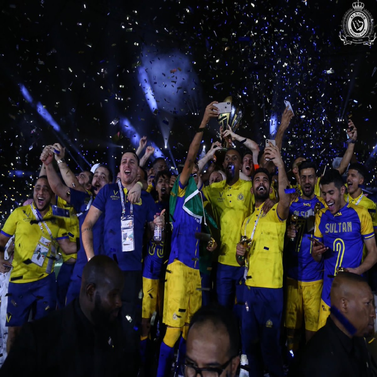 تتويج النصر يُشعل تويتر