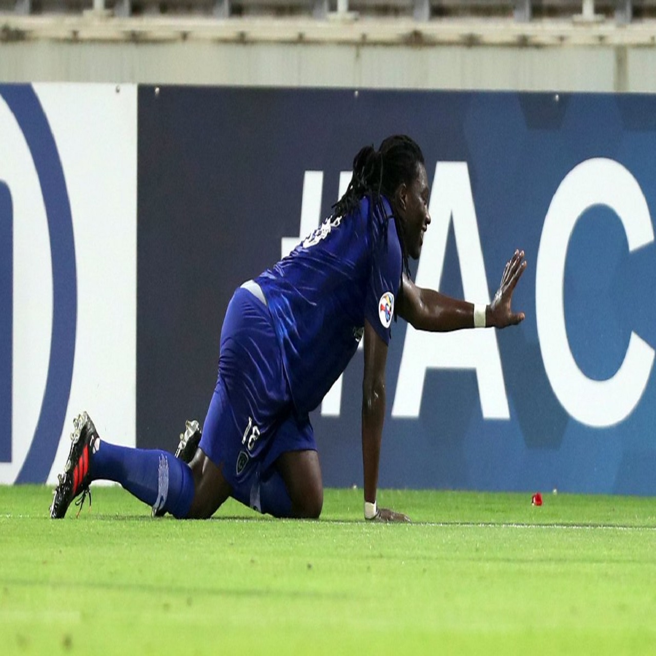 الهلال يُنهي دور المجموعات بالتعادل مع الدحيل