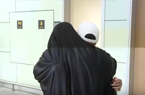 فيديو.. استعادة طفل سعودي هربت به أمه الداعشية