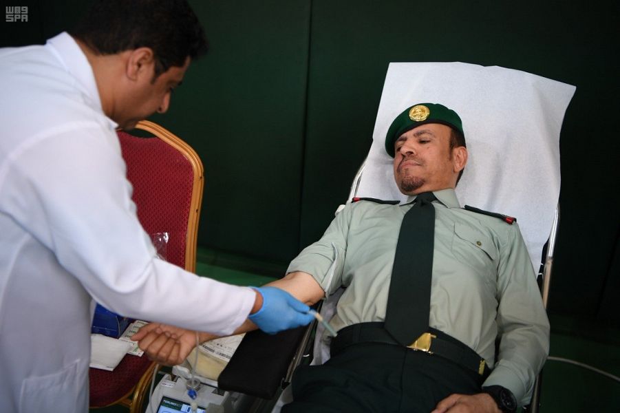 رئيس الحرس الملكي يدشن حملة للتبرع بالدم والتثقيف الصحي - المواطن