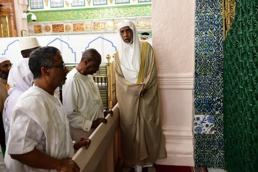 لقطات من زيارة رئيس غينيا للمسجد النبوي