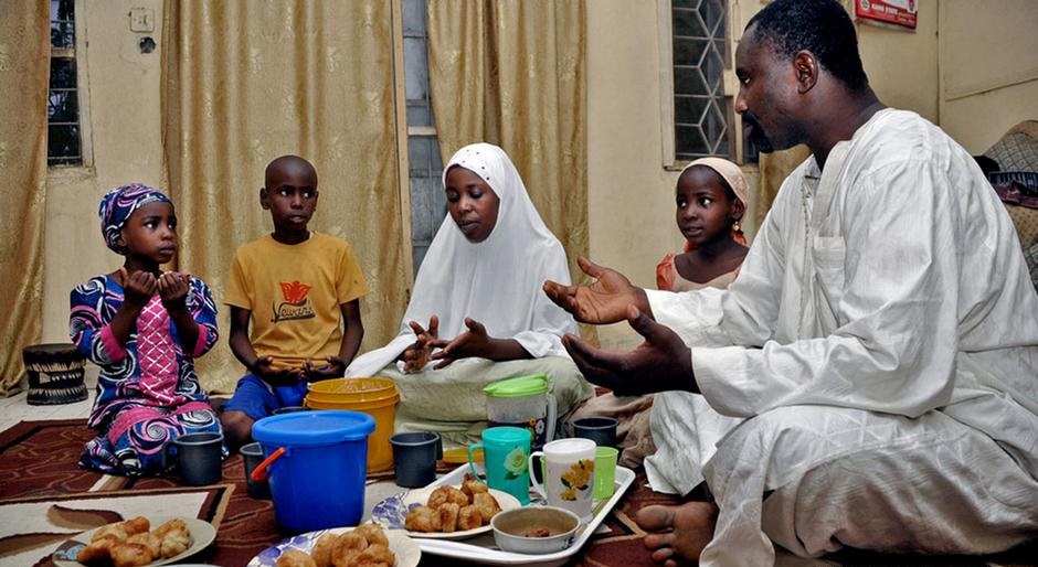 تعرّف على أشهر الأكلات الرمضانية في نيجيريا وطقوسها في الشهر الكريم
