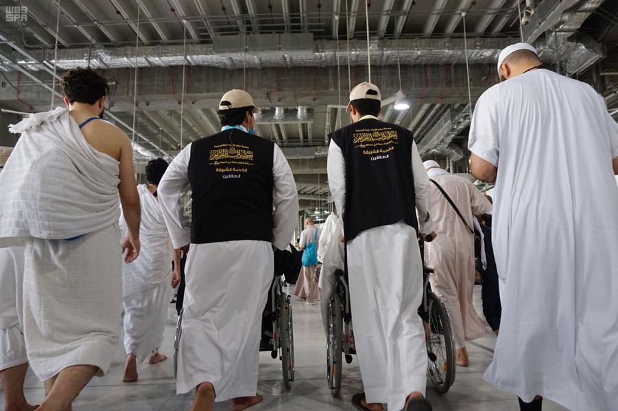 شباب مكة يتأهبون لخدمة زوار بيت الله الحرام خلال شهر رمضان