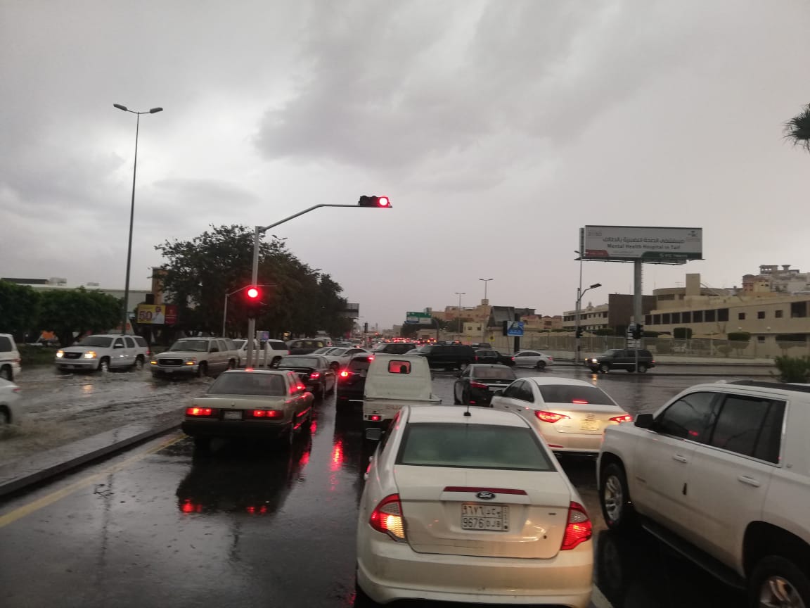 أمطار رعدية على أضم والطائف وميسان