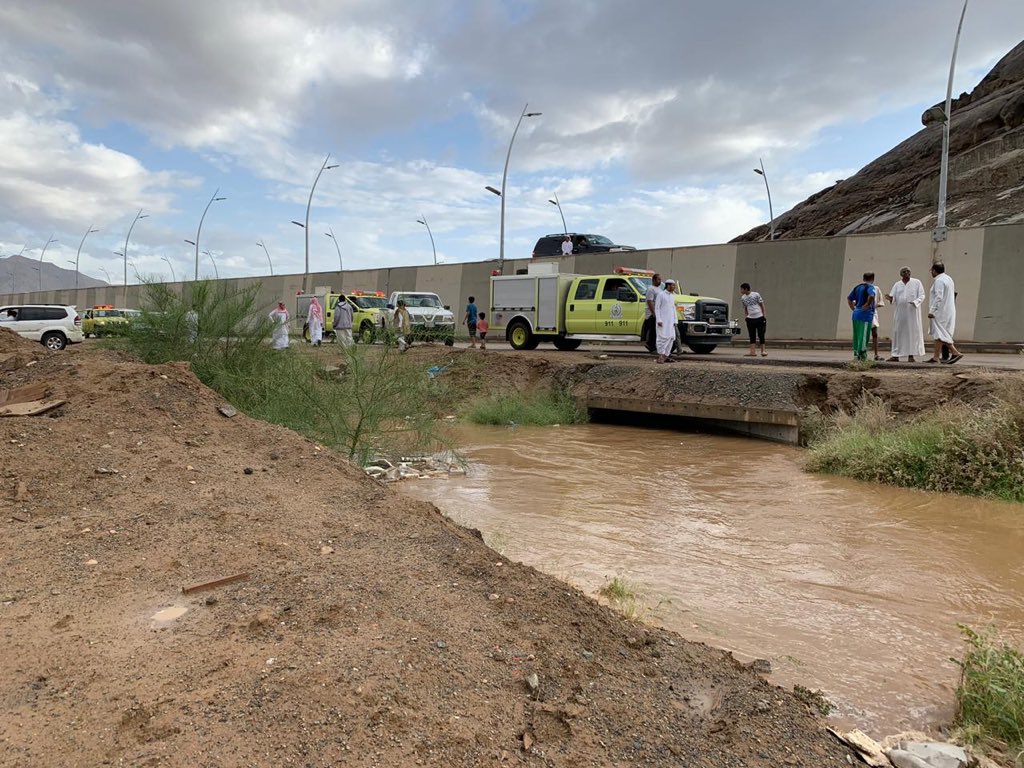 وفاة طفل بعد سقوطه بمجرى سيل في نجران