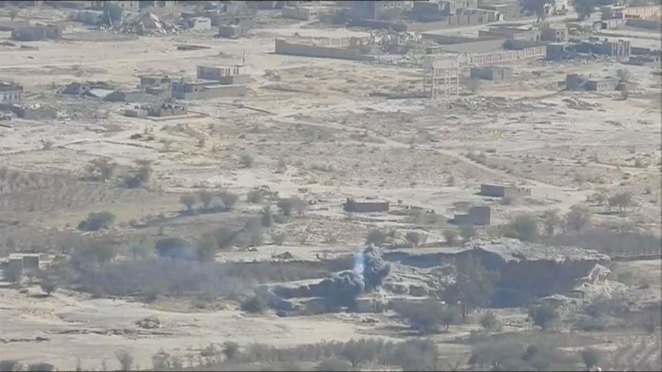 الجيش اليمني يقطع طريق إمداد رئيسياً بمعقل الحوثي في صعدة