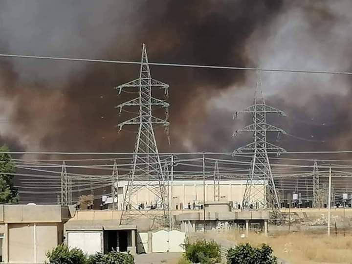 صور.. حريق بمعمل كبريت في نينوى وتسمم العشرات وإعلان حالة الطوارئ
