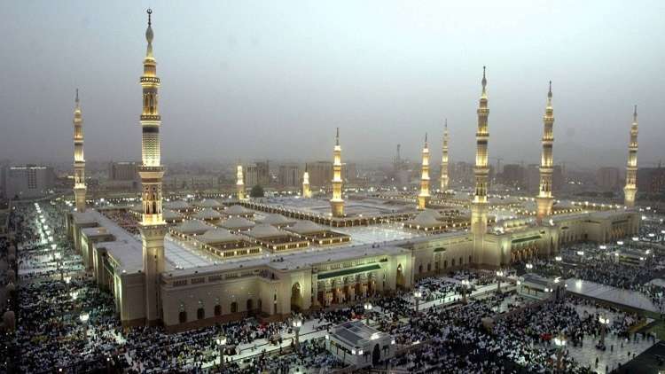 غداً.. مليون مُصل يحضرون ختم القرآن الكريم في المسجد النبوي