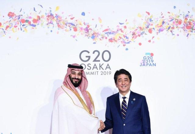 رئيس وزراء اليابان: ملتزمون بنجاح قمة العشرين القادمة في الرياض