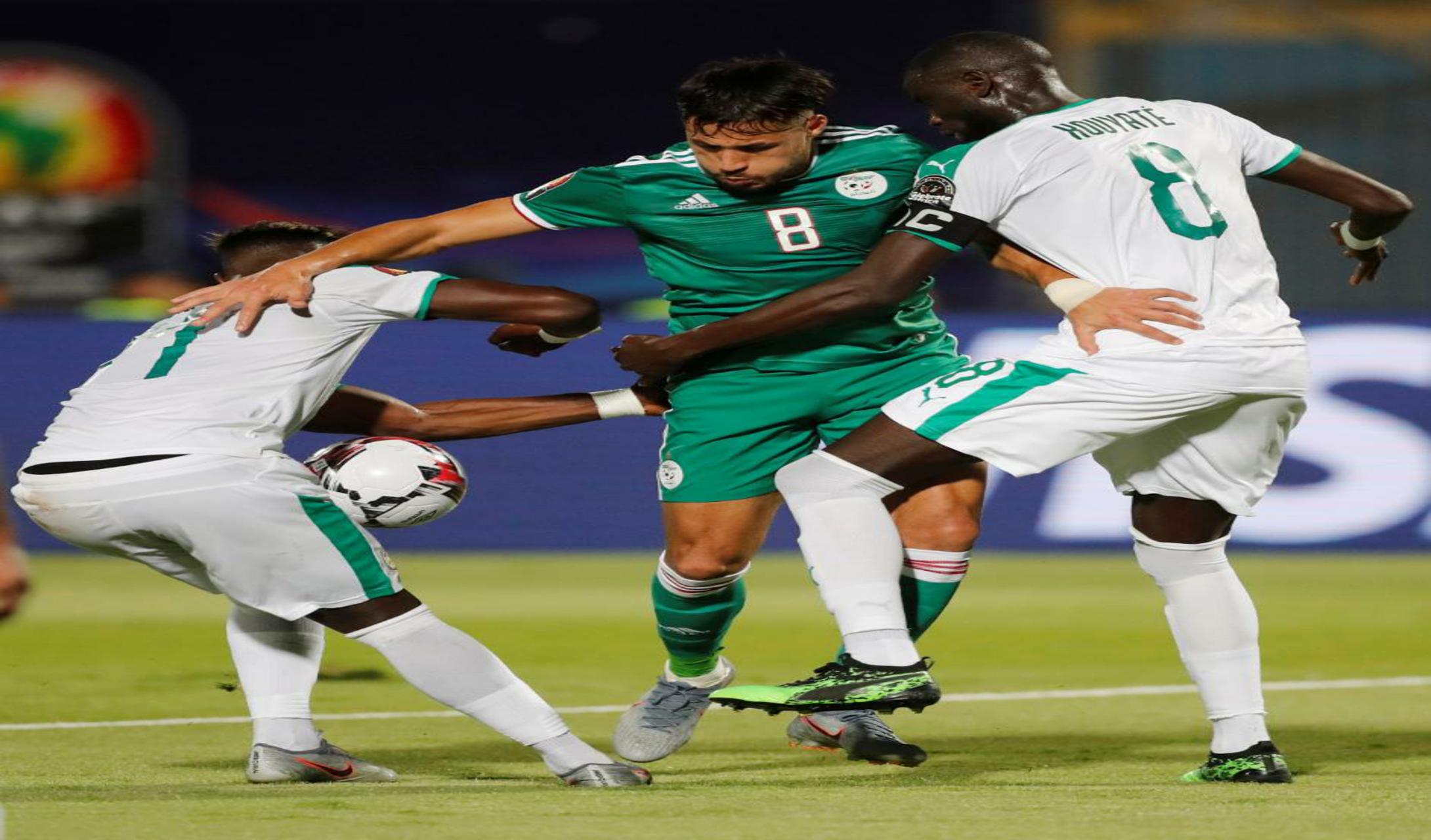 محاربو الصحراء يخطفون بطاقة التأهل في مباراة الجزائر ضد السنغال