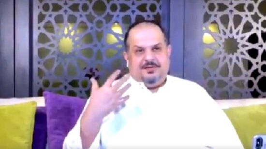 فيديو.. عبدالرحمن بن مساعد يروي قصة طريفة عن مشهور وقع في فخ معجب