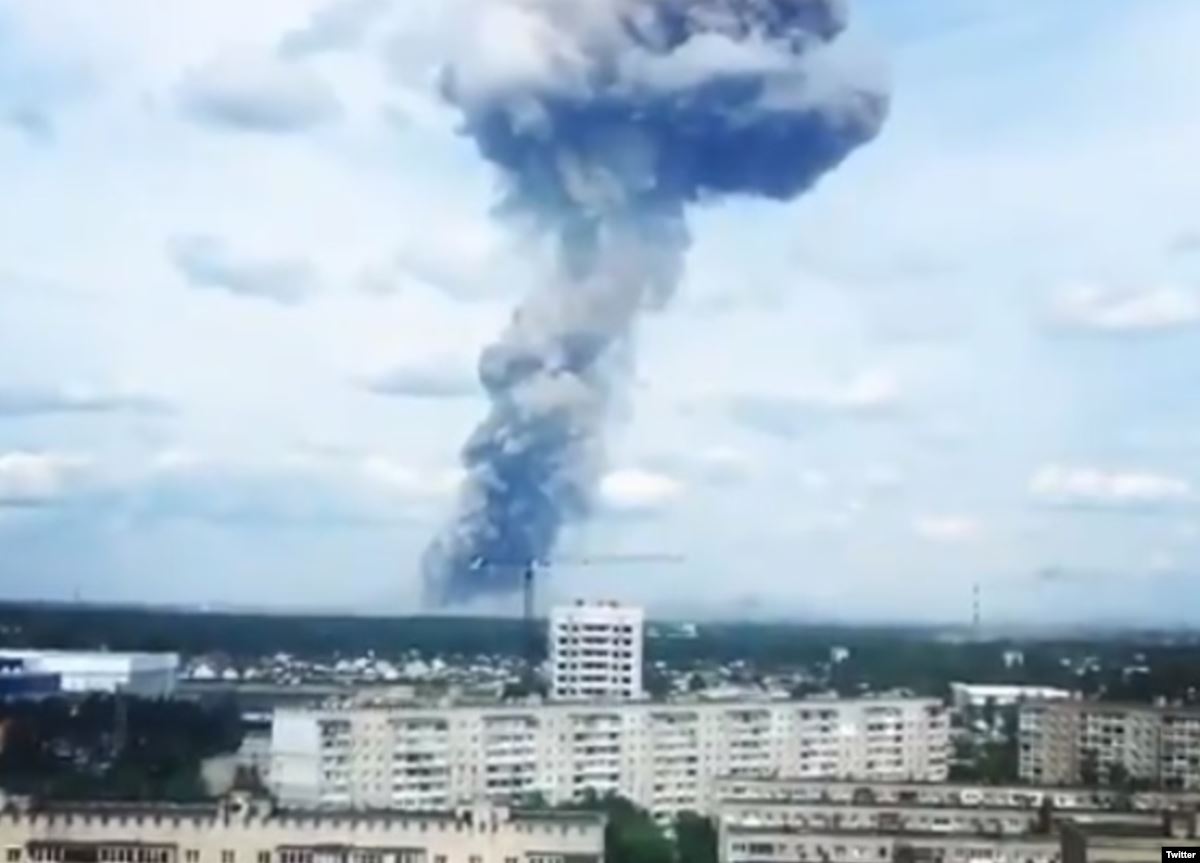 فيديو.. إصابة العشرات بانفجار مصنع ديناميت ومتفجرات في روسيا