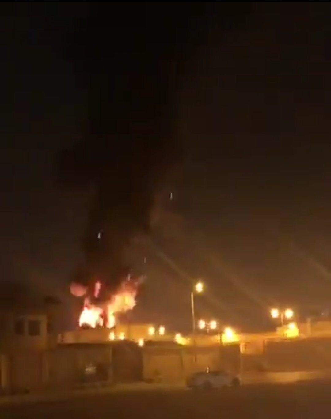 فيديوهات ترصد حريق محطة تحويل الكهرباء بحي النفل بالرياض