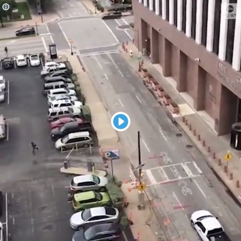 فيديو.. هجوم على محكمة فيدرالية في ولاية تكساس ومقتَل المهاجم