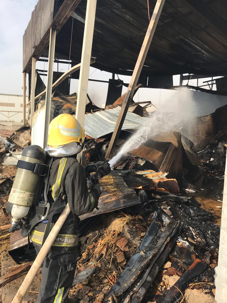 السيطرة على حريق مصنع ثلج مجهول في بحرة