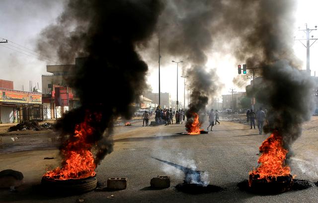 الانتقالي السوداني: بعض منتسبي القوات النظامية تورطوا في فض الاعتصام