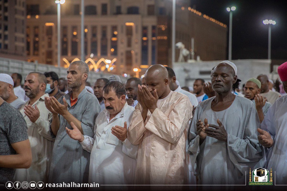 أكثر من نصف مليون مُصلٍّ يشهدون ختم القرآن الكريم في المسجد النبوي