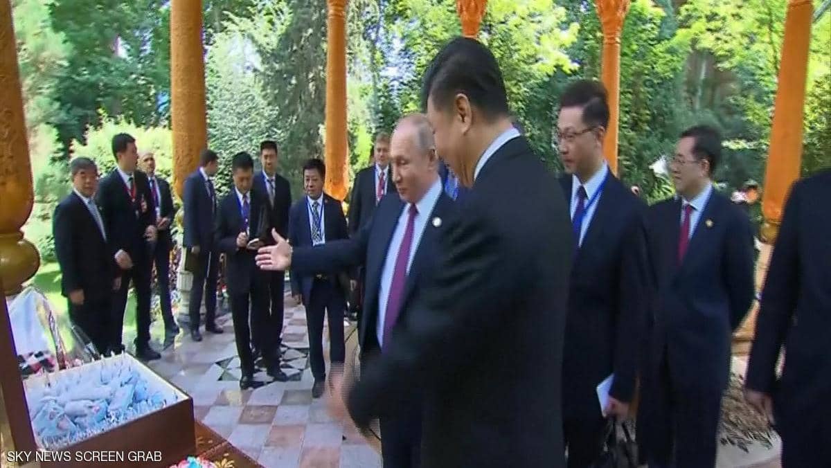 فيديو.. هدية غير متوقعة من بوتين للرئيس الصيني بمناسبة يوم ميلاده!