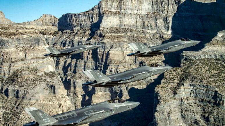 أمريكا توقف تدريب الطيارين الأتراك على طائرات إف-35 في قاعدة بأريزونا