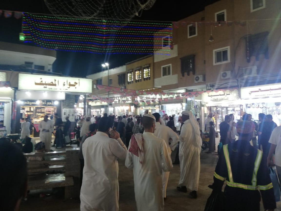 “المواطن” ترصد الساعات الأولى للمتسوقين بالطائف بعد رؤية هلال العيد