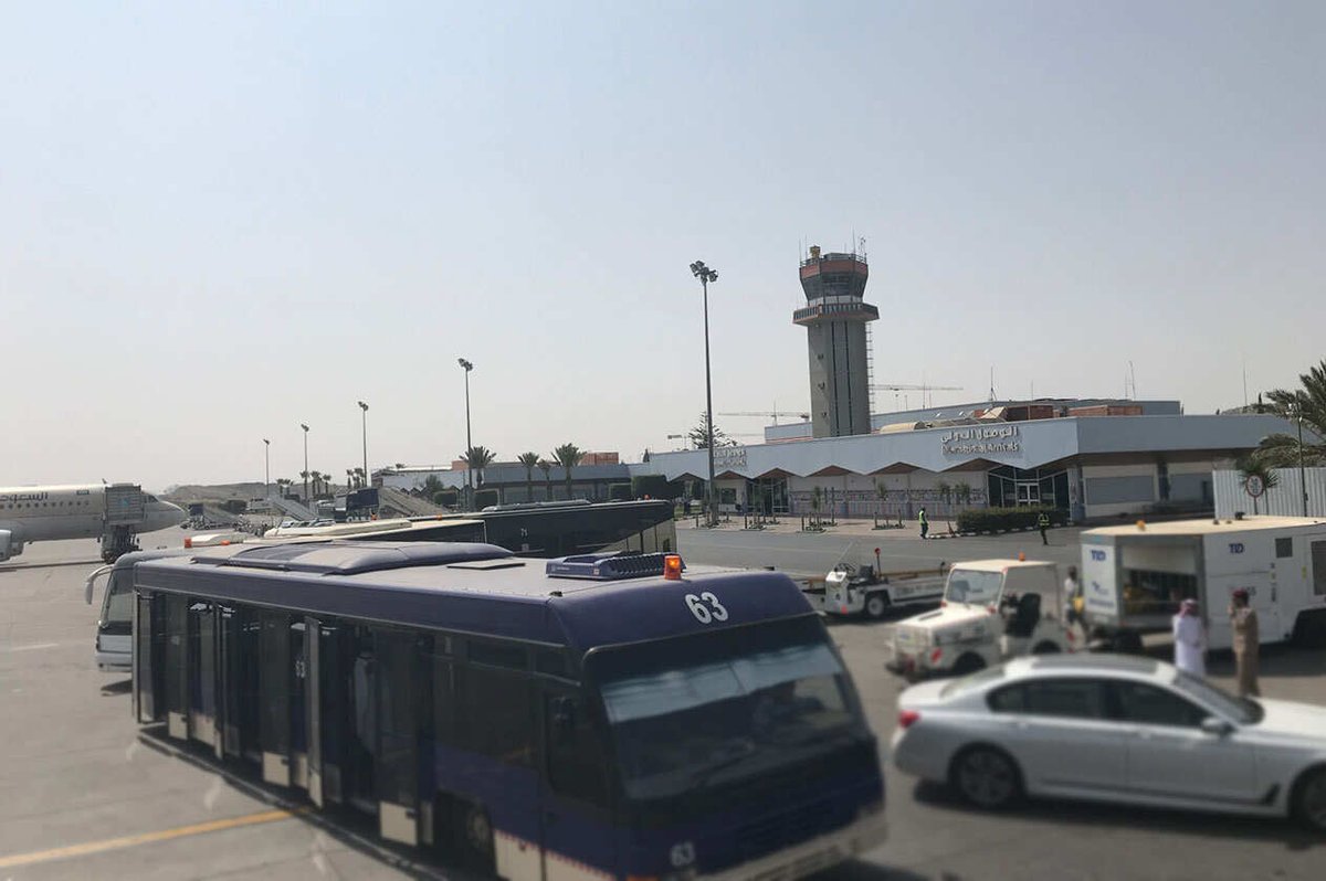 البحرين بعد الهجوم الإرهابي على مطار أبها : نقف مع المملكة ضد من يستهدف أمنها 