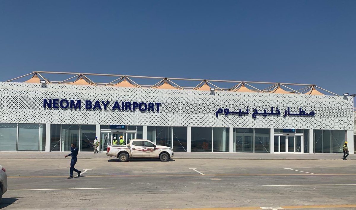صور.. الخطوط السعودية تطلق رحلاتها رسميًا إلى مطار نيوم