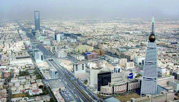 صورة ضبط شخص سرق 6 متاجر تموينية في الرياض وقيمة المسروقات 102 ألف ريال