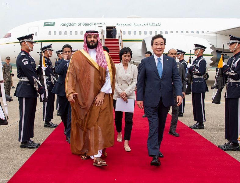لقطات من وصول الأمير محمد بن سلمان إلى كوريا الجنوبية