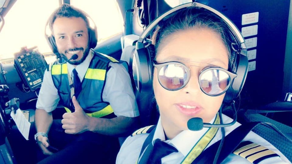 ياسمين الميمني أول سعودية تقود طائرة تجارية تُحلّق في أجواء المملكة