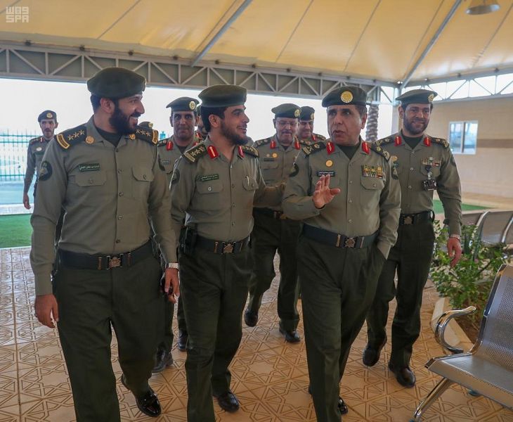 اللواء اليحيى يتفقد قيادة مراكز الجوازات للجان الإدارية بمداخل مكة