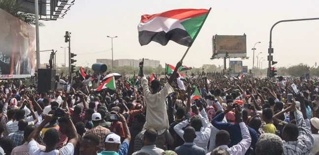 الأمة السوداني عن محاولة الانقلاب: الأخطاء أغرت حرس البشير بالعودة
