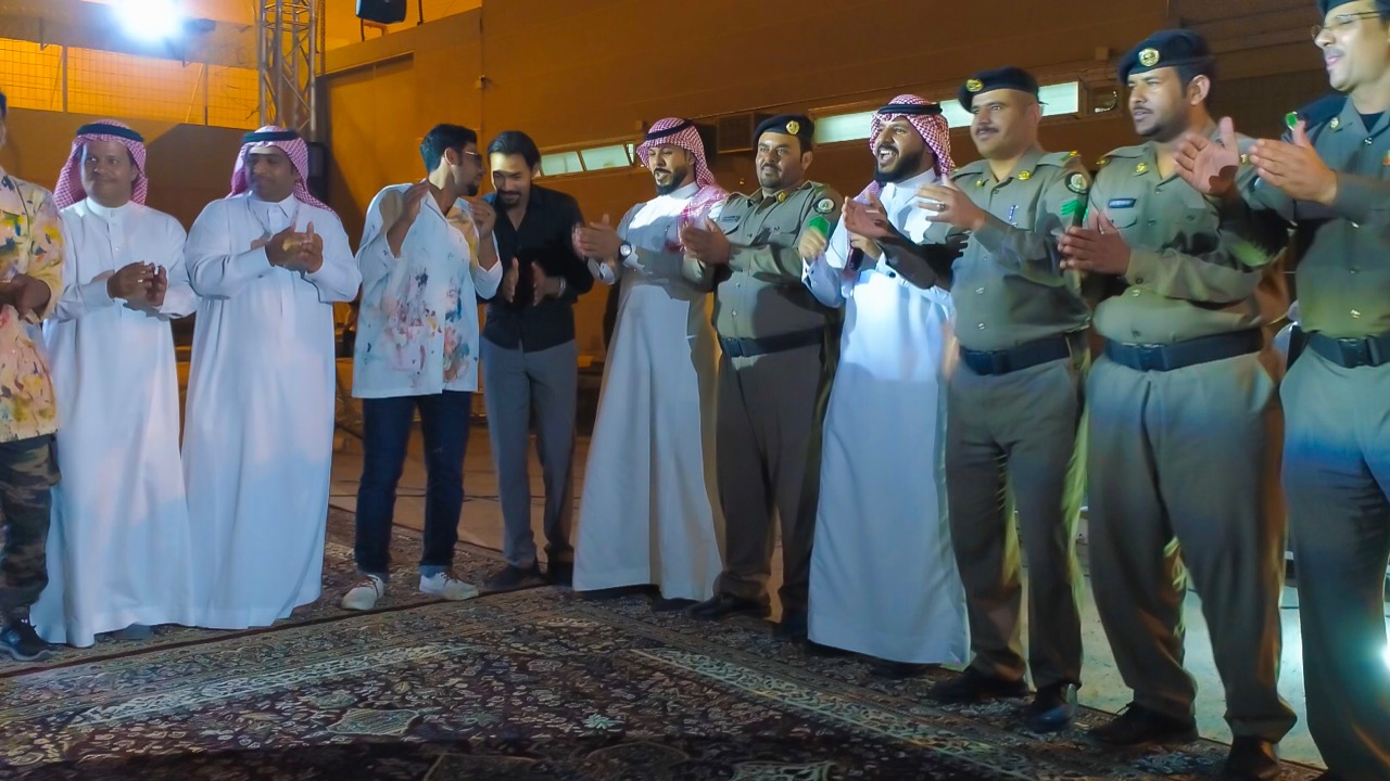 صور. السيرك الروسي وألعاب بهلوانية في سجن تبوك