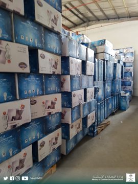ضبط 163 ألف منتج إنارة LED غير مطابق للمواصفات بالمدينة