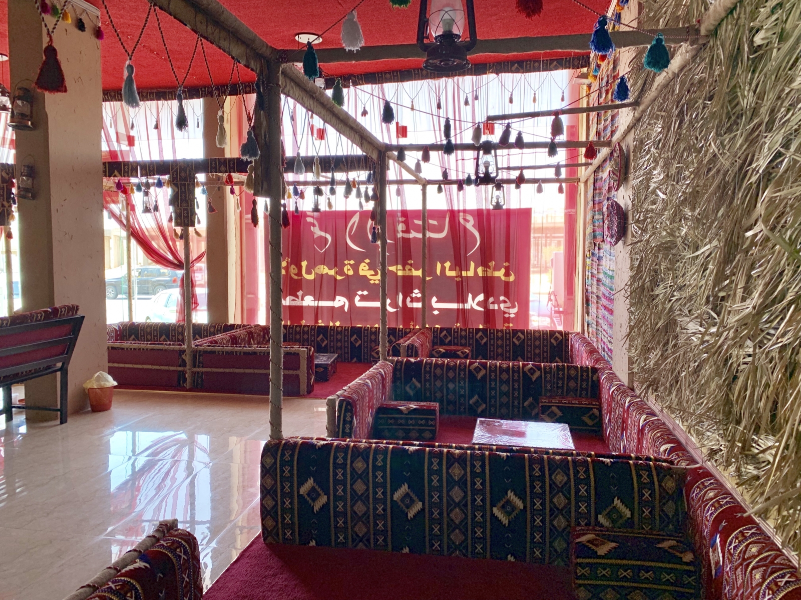 بالصور.. افتتاح أول مطعم نسائي في حفر الباطن بأيدٍ سعودية