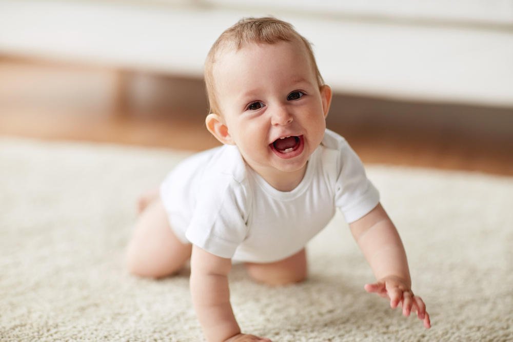 5 حركات يعبر بها الطفل الرضيع عن مشاعره