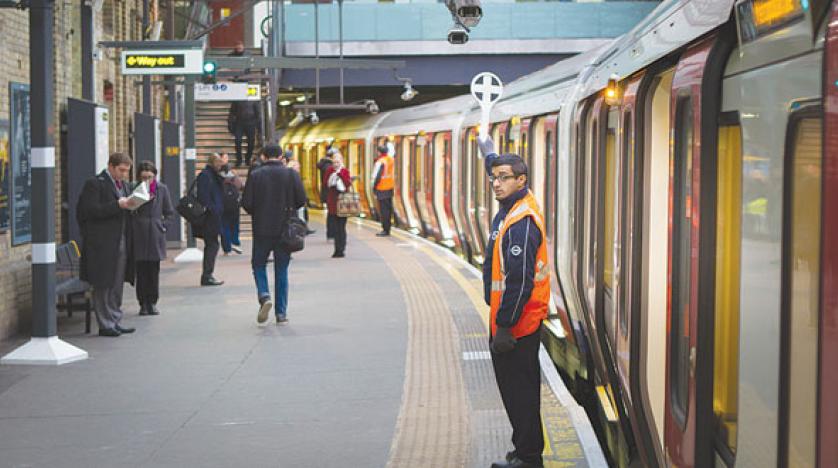 الازدحام يُخلي محطة مترو أنفاق في لندن