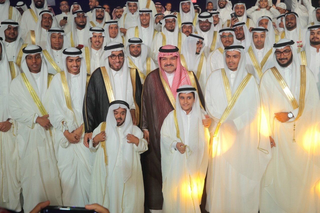 مشعل بن ماجد يزف 1440 عريساً في فرح جدة