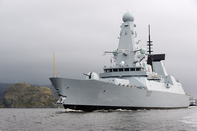 بريطانيا ترسل سفينة حربية لـ الخليج
