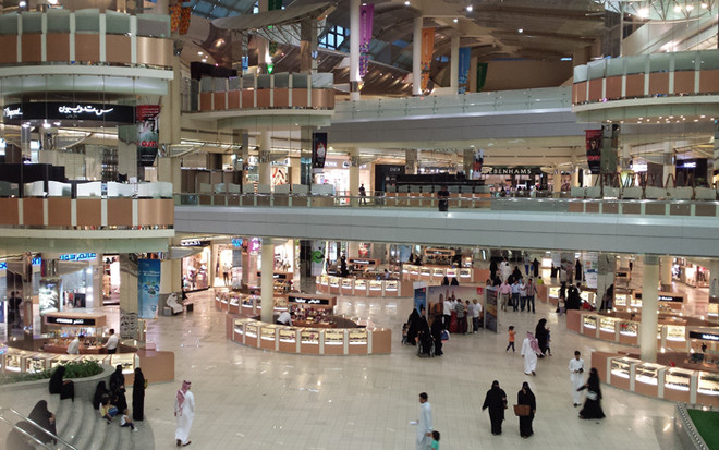 المولات والمراكز التجارية مستمرة في فتح أبوابها حتى 29 رمضان