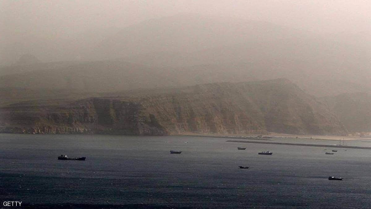 مسؤول أمريكي: سنسقط أي طائرة إيرانية تقترب من سفننا