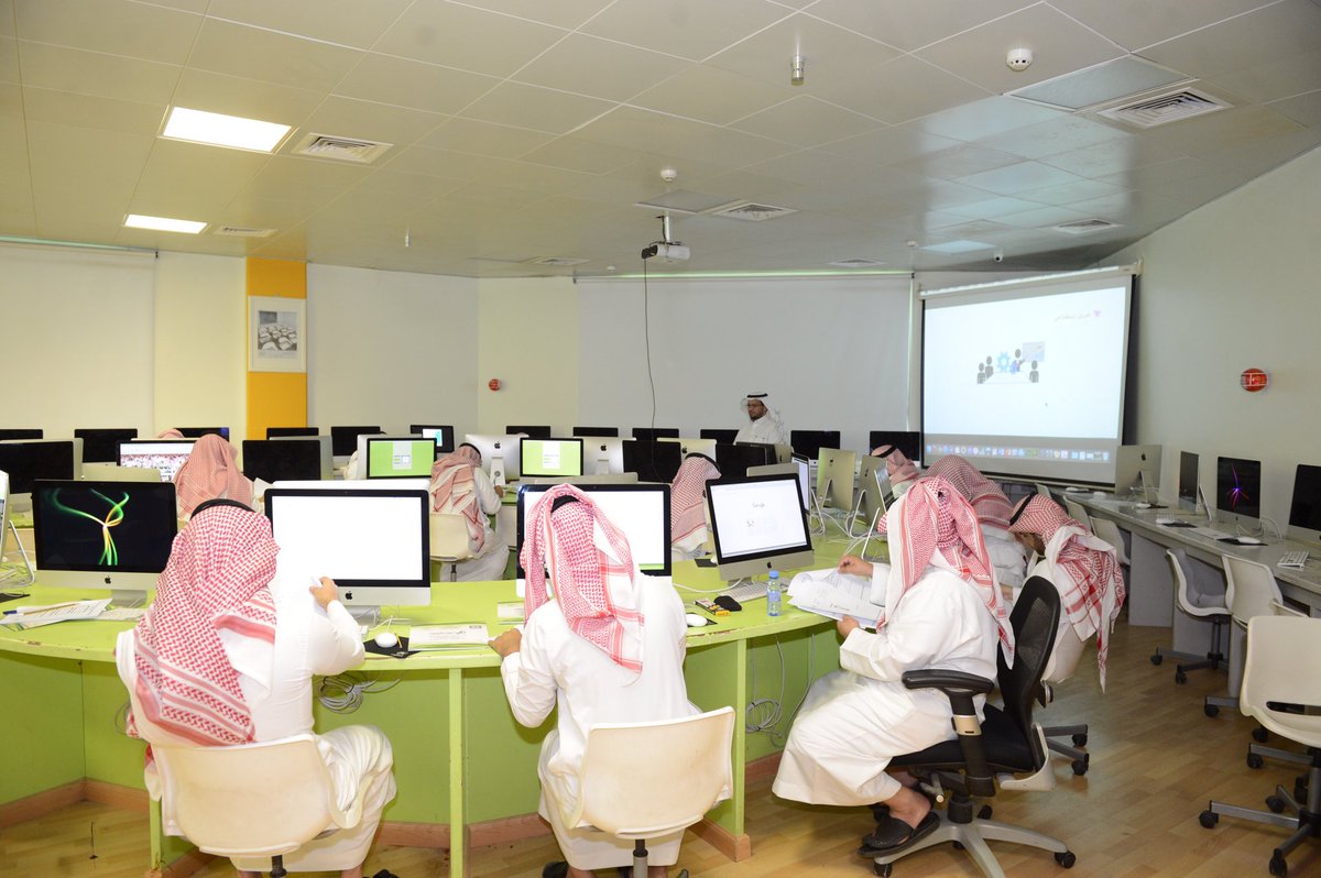 جامعة الملك خالد توفر 9 برامج تدريبية لشاغلي الوظائف التعليمية